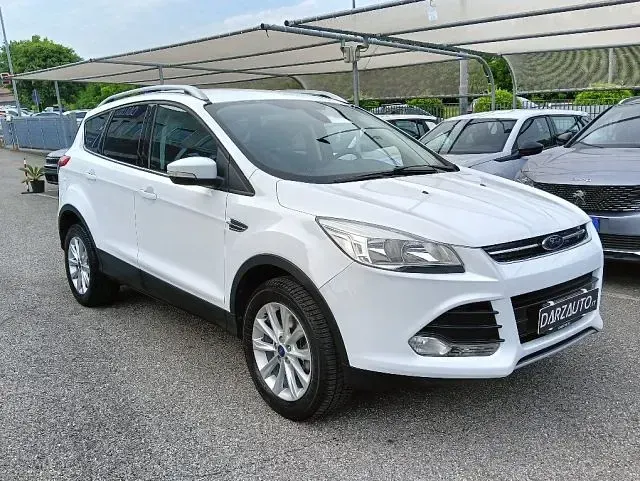 Usata Ford Kuga Titanium 150 CV (110 kW) 2015 Bianco pastello SUV