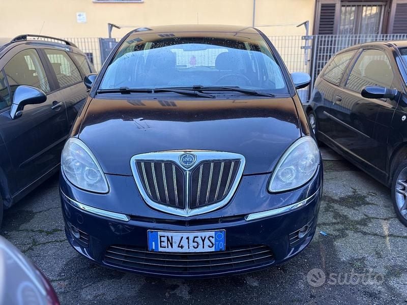 Nero Usata 2012 Lancia Musa Gold Monovolume | 3850 € (Buon prezzo) - Immagine 1/4