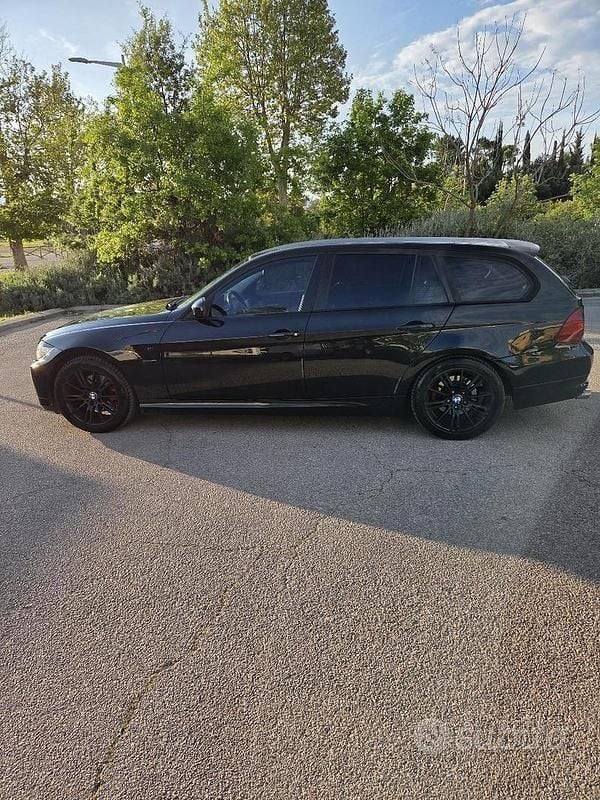 Usata BMW 318 Efficient Dynamics 144 CV (105 kW) 2010 Nero Station wagon