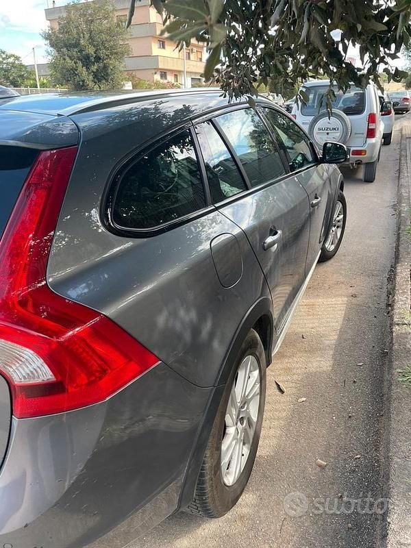 Usata Volvo V60 CC 150 CV (110 kW) 2017 Grigio Station wagon