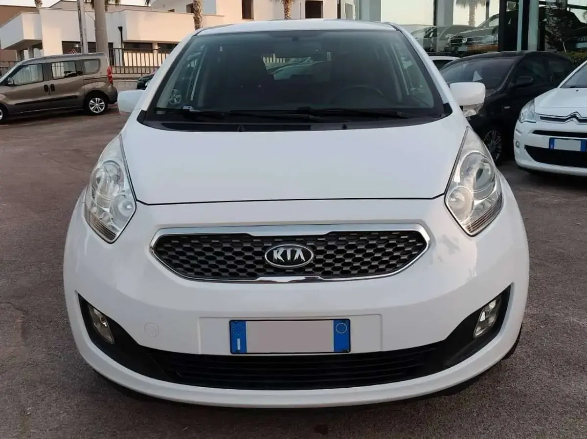 Usata Kia Venga 125 CV (91 kW) 2010 Bianco Utilitaria