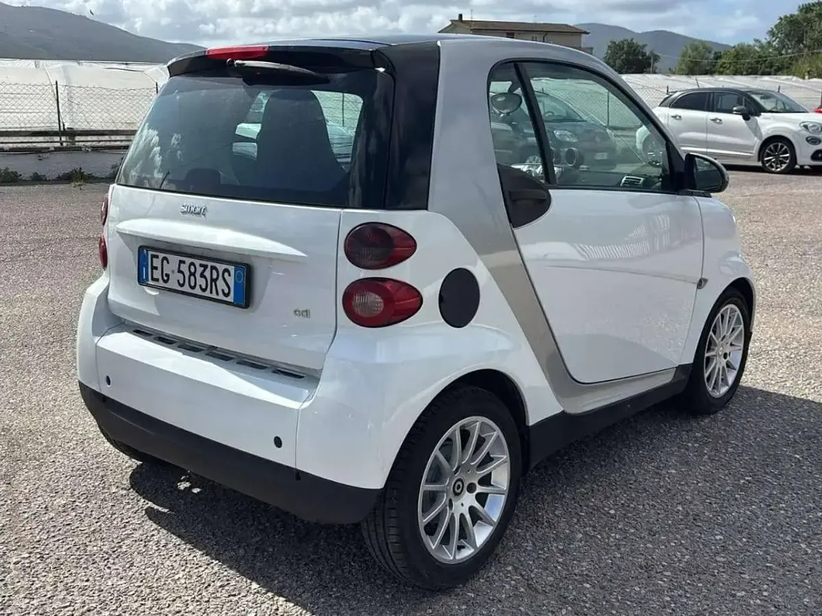 Usata Smart ForTwo Coupé Passion 71 CV (52 kW) 2009 Bianco Coupé