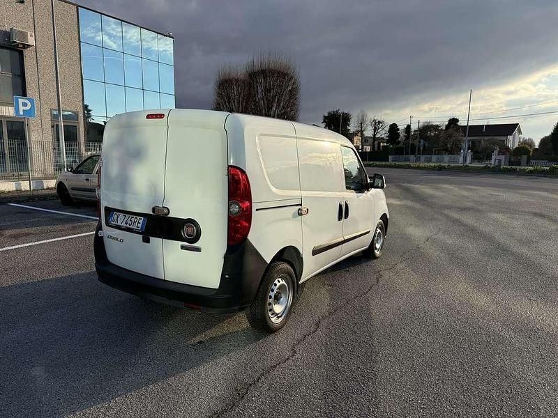 Usata Fiat Doblò Dynamic 105 CV (77 kW) 2022 Monovolume