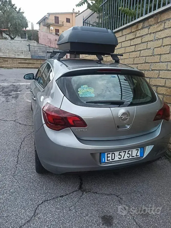Usata Opel Astra 110 CV (80 kW) 2010 Grigio Berlina