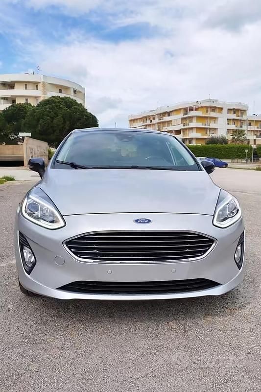 Usata Ford Fiesta Titanium 2017 Grigio Berlina