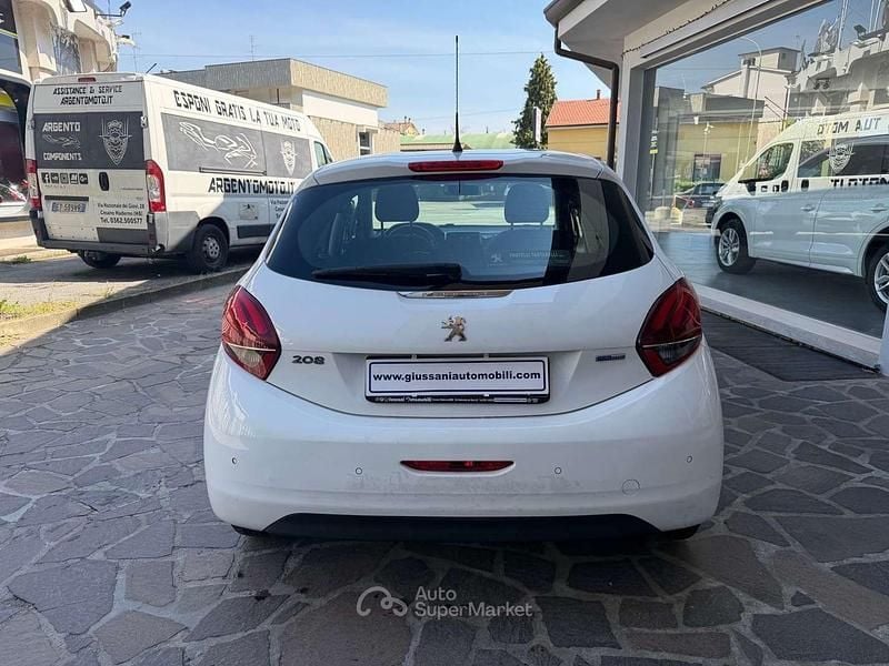 Usata Peugeot 208 Active 82 CV (60 kW) 2017 Bianco Utilitaria