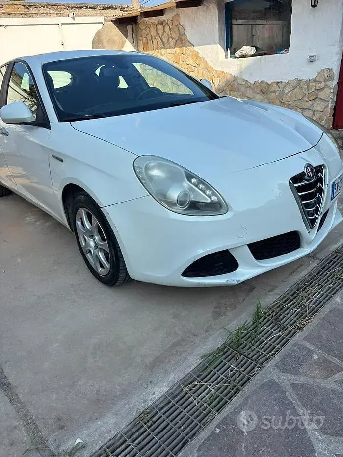 Usata Alfa Romeo Giulietta 105 CV (77 kW) 2012 Bianco Utilitaria