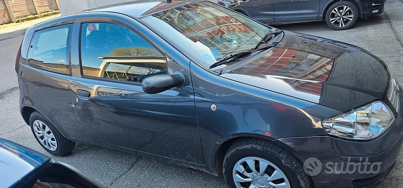 Usata Fiat Punto 77 CV (56 kW) 2009 Grigio Utilitaria