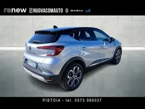 Usata Renault Captur Intens 100 CV (73 kW) 2023 Grigio chiaro SUV