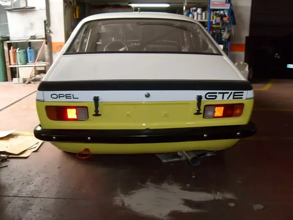 Usata Opel Kadett 190 CV (139 kW) 1979 Bianco Coupé