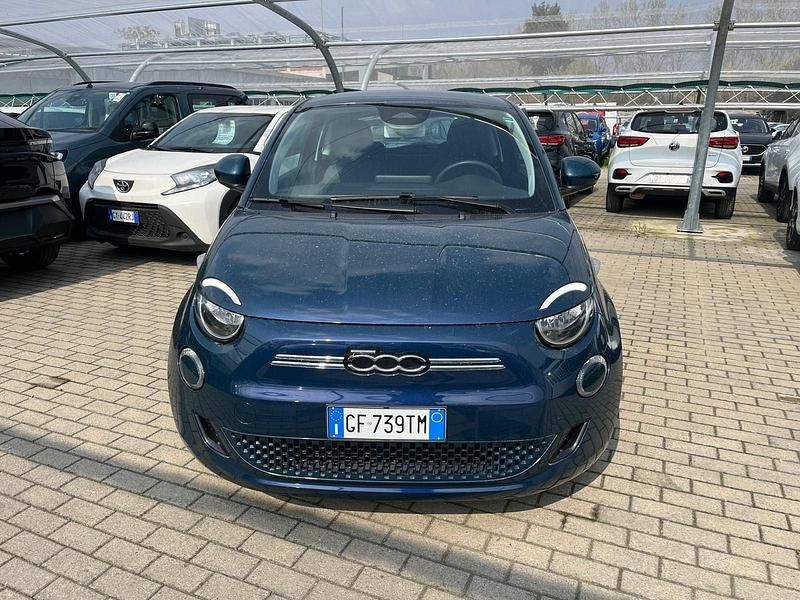 Usata Fiat 500e Icon 86 kW (118 CV) 2023 Blu Utilitaria