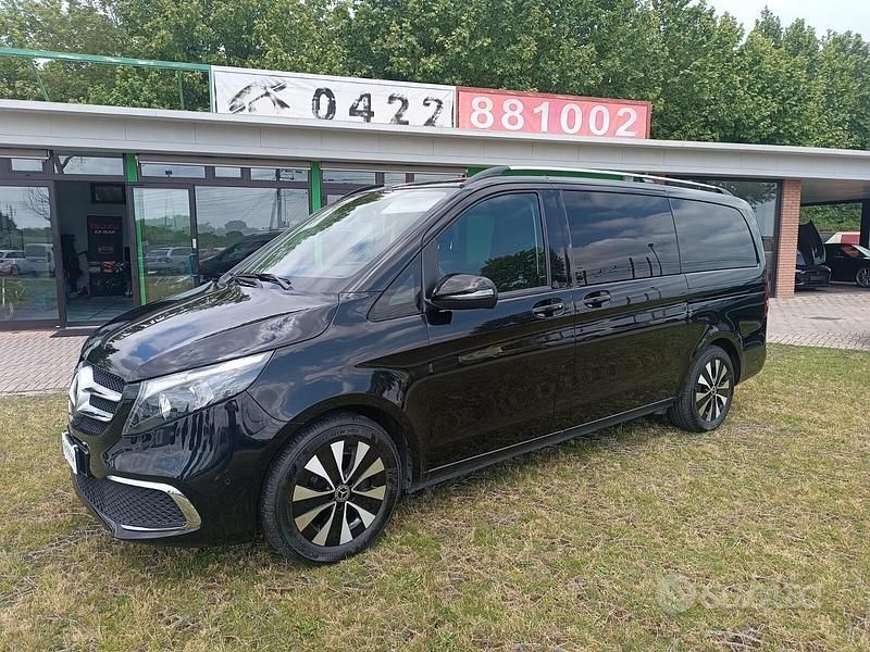 Usata Mercedes V250 Premium 190 CV (139 kW) 2023 Nero Monovolume
