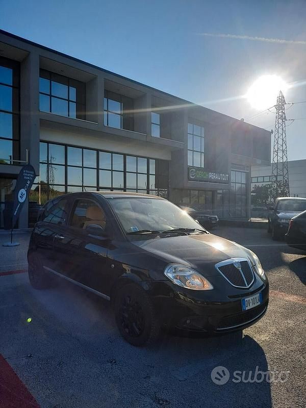 Usata Lancia Ypsilon 59 CV (43 kW) 2008 Nero Utilitaria
