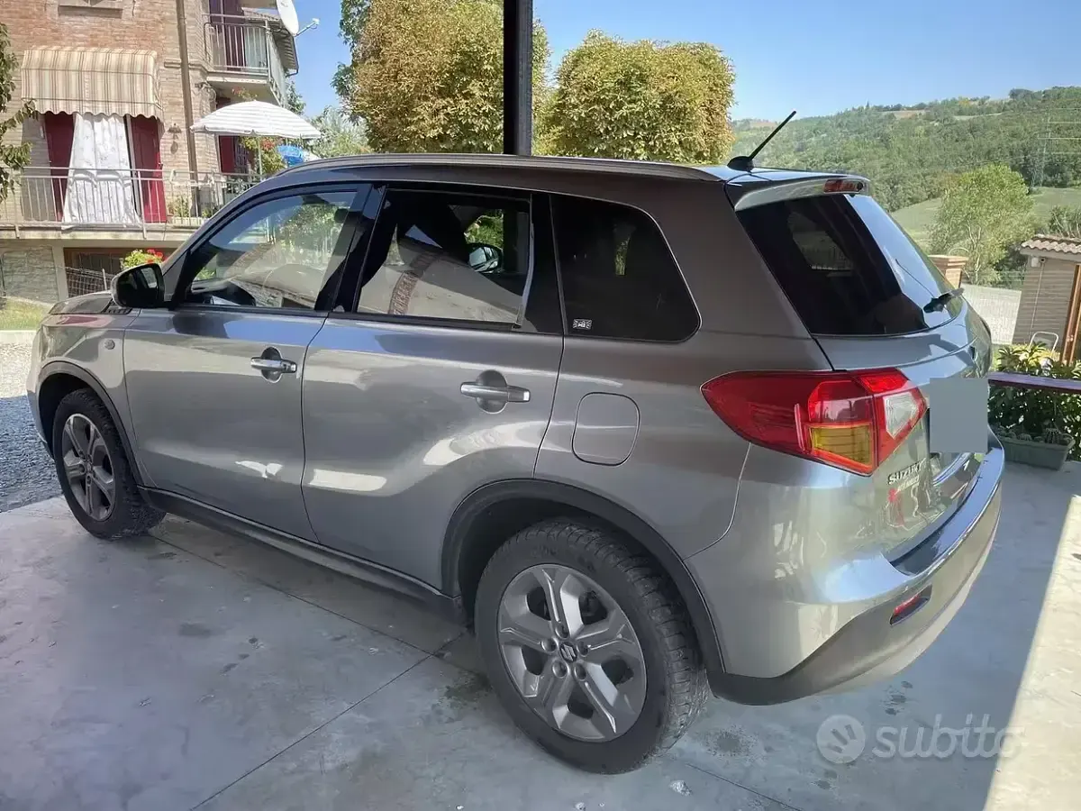 Usata Suzuki Vitara 120 CV (88 kW) 2018 Grigio SUV