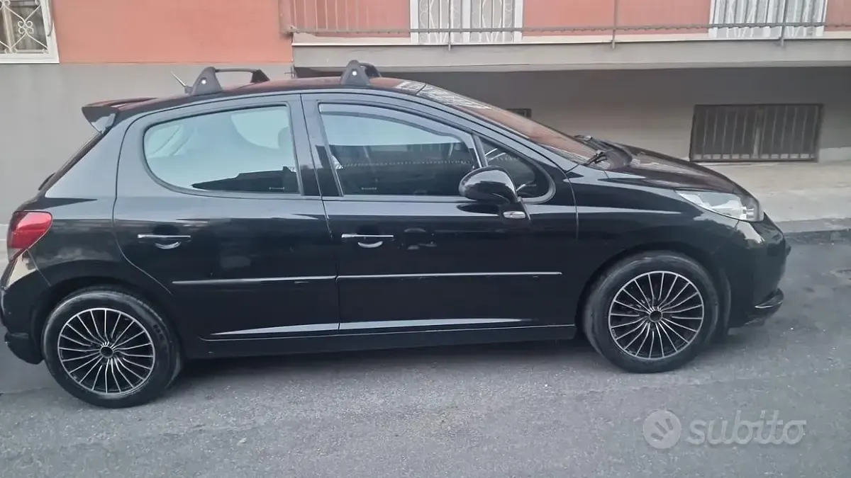 Usata Peugeot 207 70 CV (51 kW) 2007 Nero Berlina