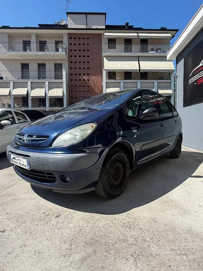 Usata Citroën Xsara Picasso Exclusive 90 CV (66 kW) 2002 Nero Monovolume