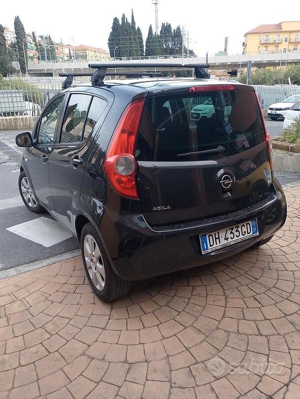 Usata Opel Agila Enjoy 86 CV (63 kW) 2008 Nero Utilitaria