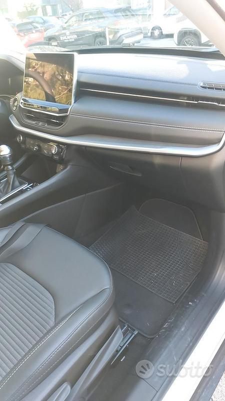 Usata Jeep Compass Limited 130 CV (95 kW) 2023 Bianco SUV