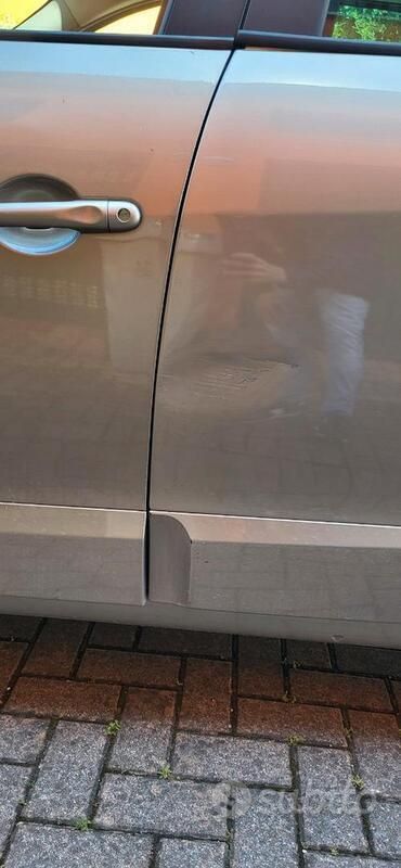 Usata Renault Scénic III LIMITED 110 CV (80 kW) 2016 Oro Monovolume