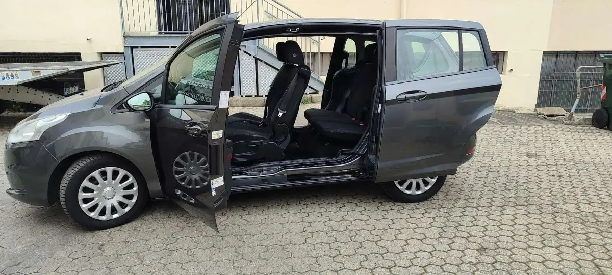 Begagnad Ford B-MAX Titanium 87 HK (63 kW) 2016 Minibuss