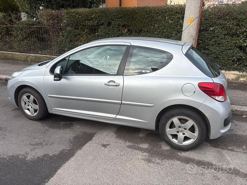 Usata Peugeot 207 2010 Grigio Berlina