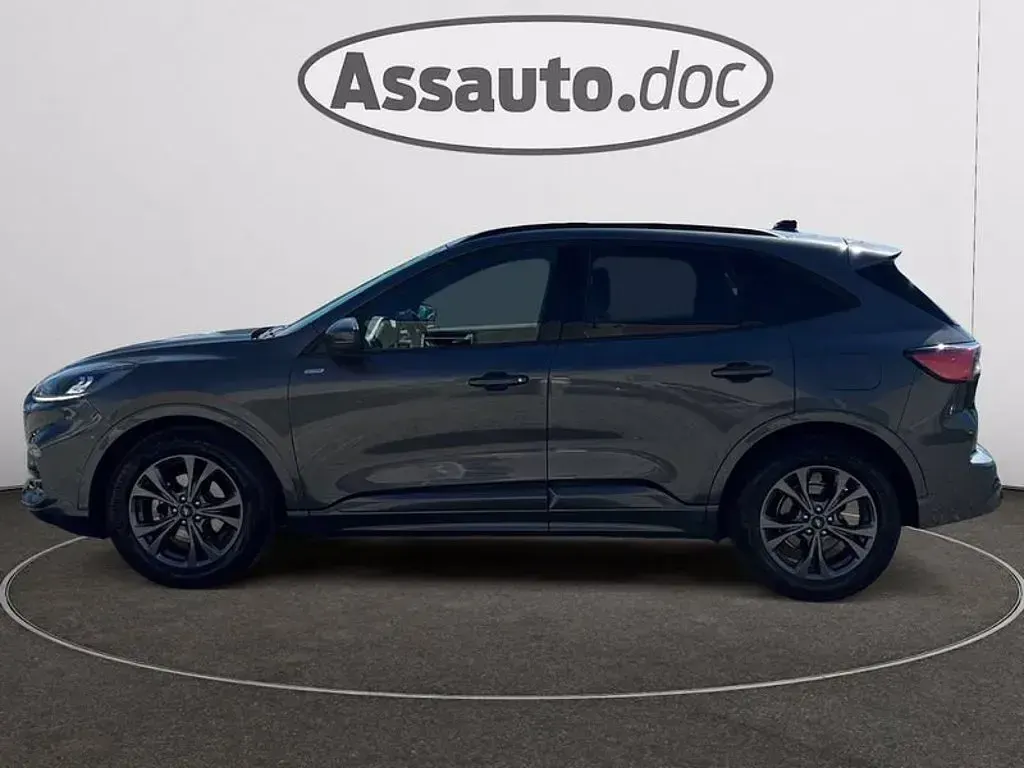 Usata Ford Kuga ST-Line 150 CV (110 kW) 2023 Magnetic grey (metallizzato) SUV