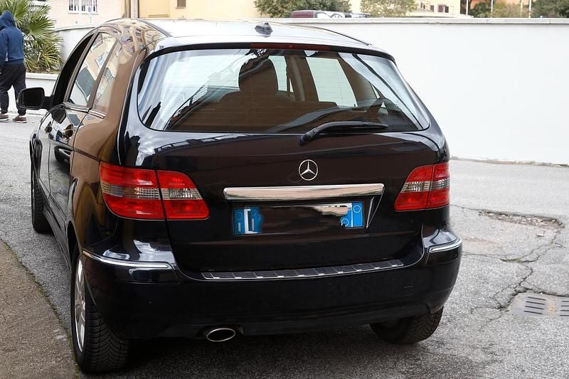 Usata Mercedes B160 Executive 95 CV (69 kW) 2010 Nero Monovolume