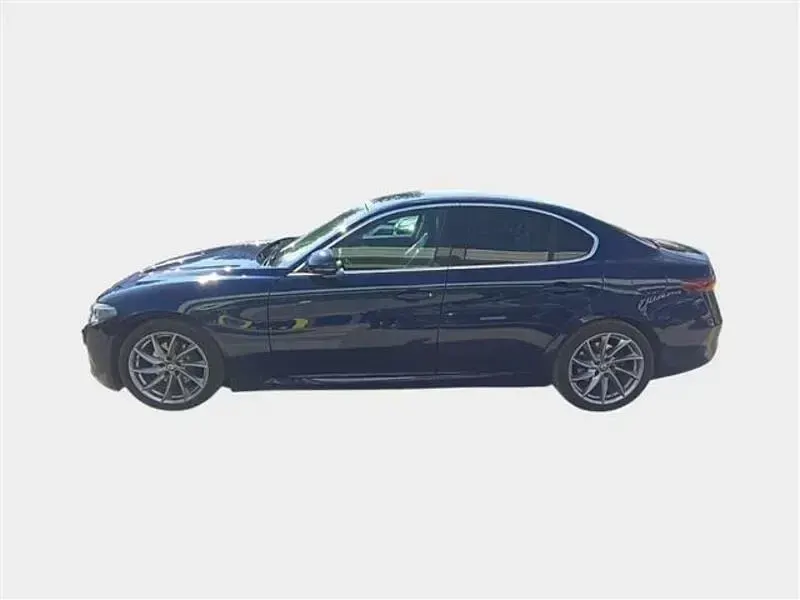 Usata Alfa Romeo Giulia Super 180 CV (132 kW) 2016 Blu scuro Berlina