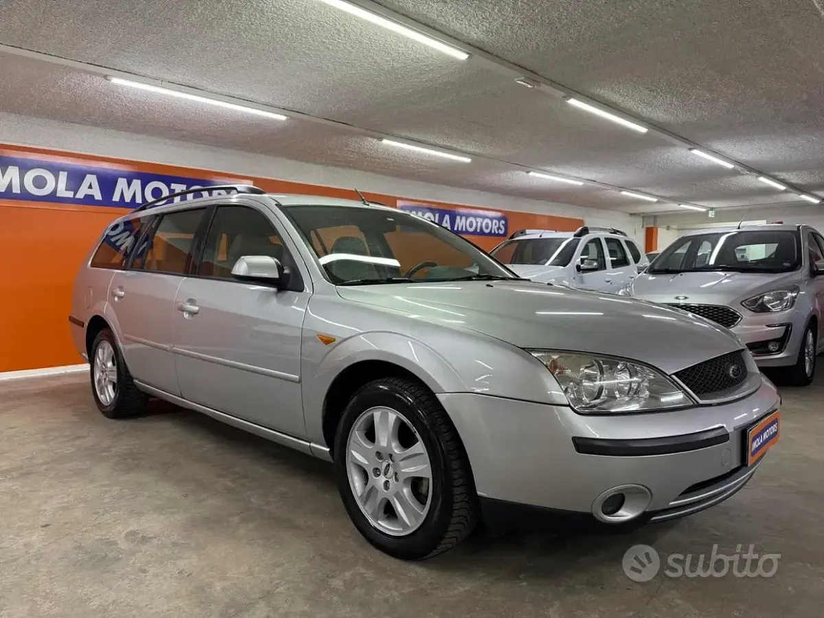 Usata Ford Mondeo Ghia 116 CV (85 kW) 2002 Grigio Station wagon