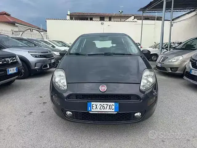 Usata Fiat Punto 77 CV (56 kW) 2015 Grigio Utilitaria
