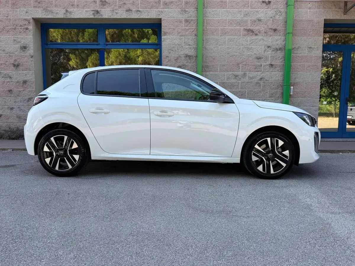 Nuova Peugeot 208 Allure 101 CV (74 kW) 2025 Bianco Utilitaria