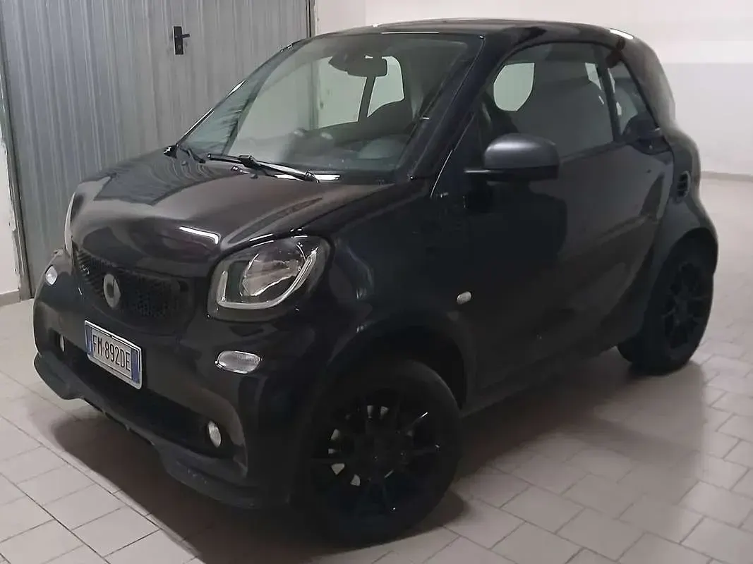 Usata Smart ForTwo Coupé 763 CV (561 kW) 2017 Nero Coupé