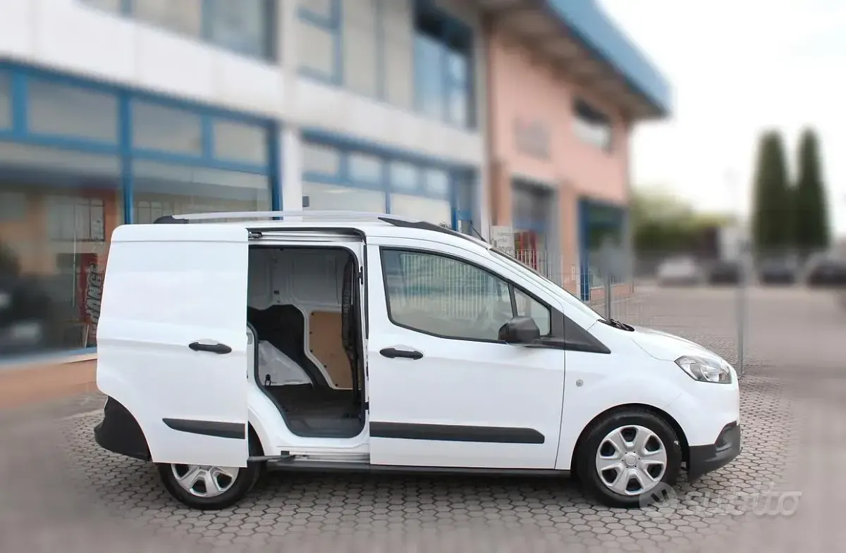 Usata Ford Transit Trend 75 CV (55 kW) 2023 Bianco Furgone