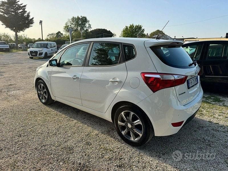 Usata Hyundai ix20 Xpossible 90 CV (66 kW) 2017 Bianco Utilitaria