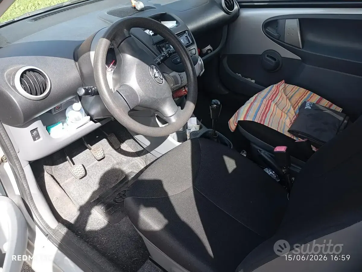 Usata Toyota Aygo 69 CV (50 kW) 2008 Grigio Utilitaria