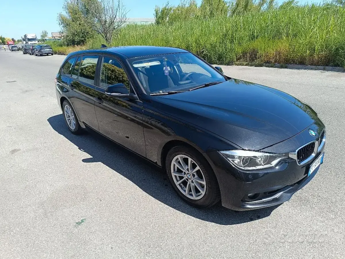 Usata BMW 318 150 CV (110 kW) 2016 Nero Station wagon