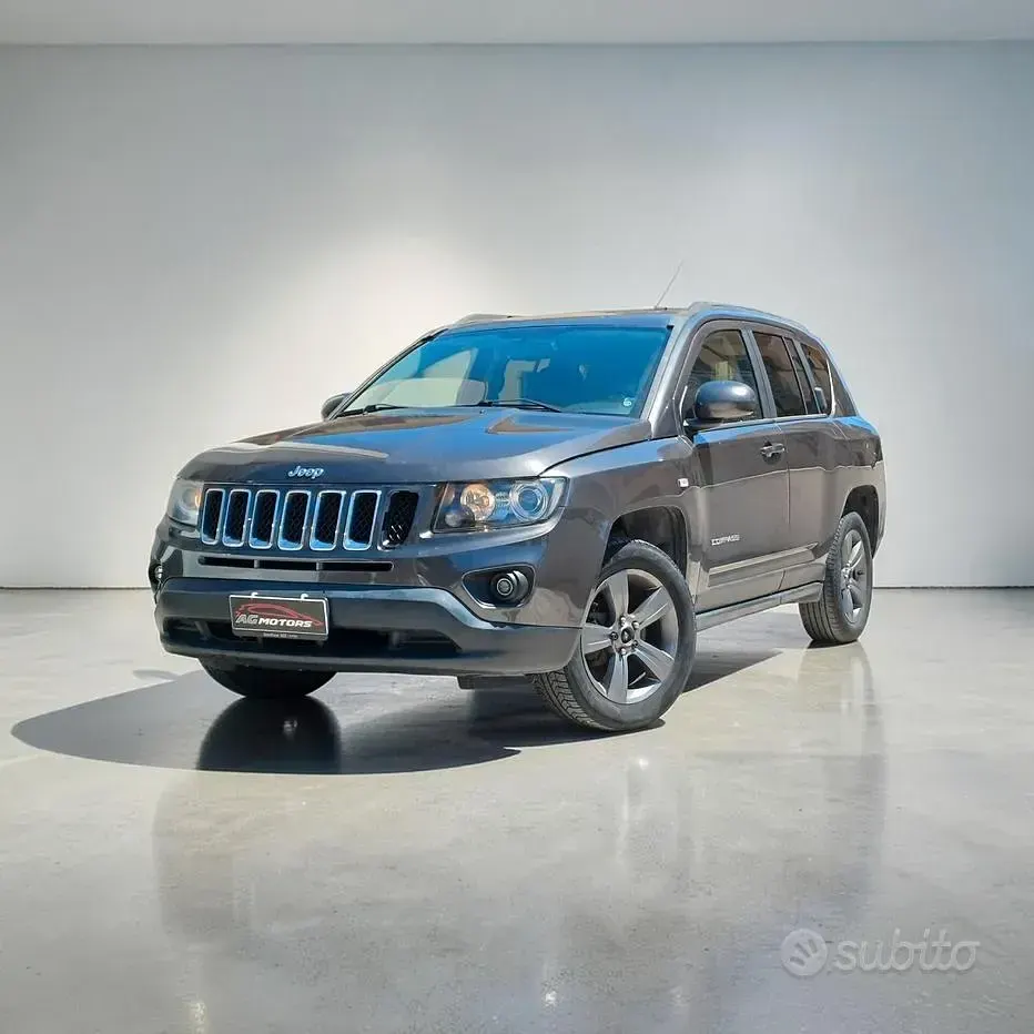 Usata Jeep Compass North 156 CV (114 kW) 2014 Grigio SUV