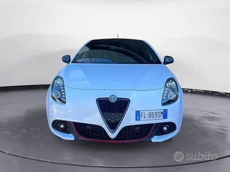Usata Alfa Romeo Giulietta Distinctive 150 CV (110 kW) 2017 Bianco Utilitaria