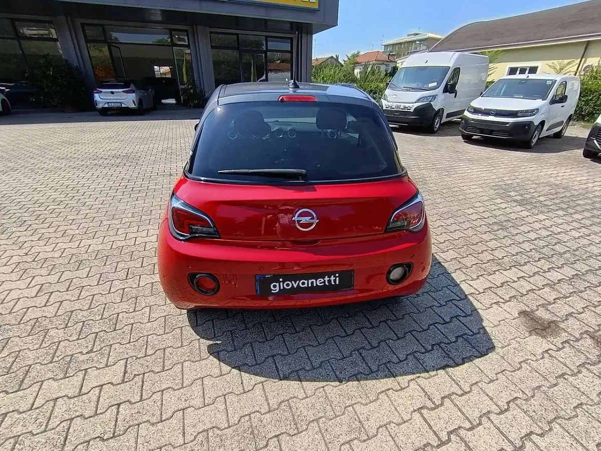 Usata Opel Adam Glam 69 CV (50 kW) 2016 Rosso Utilitaria