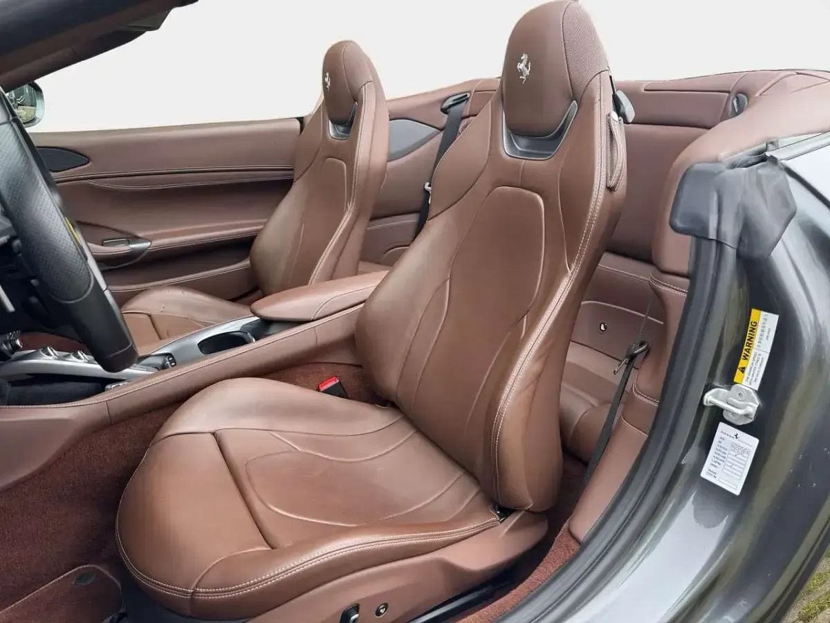 Usata Ferrari Portofino 620 CV (456 kW) 2022 Grigio Cabrio