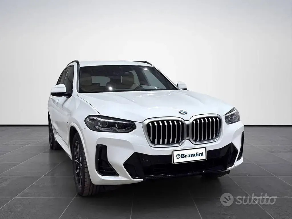 Usata BMW X3 M Sport 190 CV (139 kW) 2023 Alpinweiss iii pastello SUV