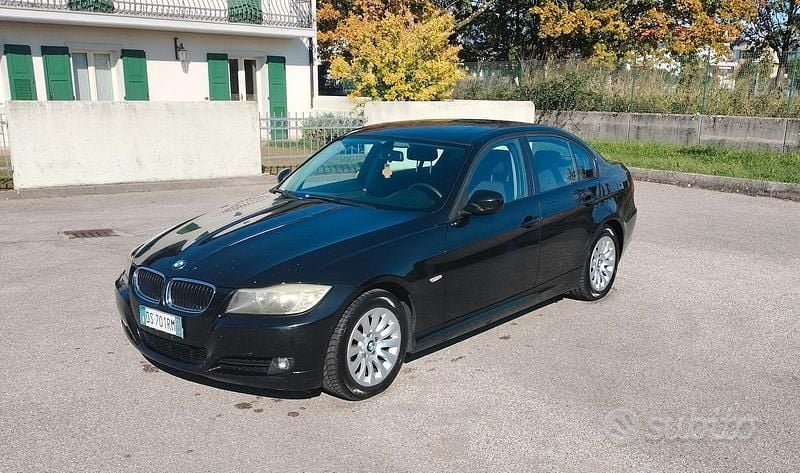 Nero Usata 2008 BMW 320 Tre volumi | 3800 € (Buon prezzo) - Immagine 1/4