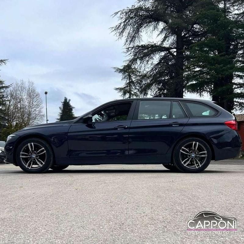 Usata BMW 318 150 CV (110 kW) 2016 Blu Station wagon