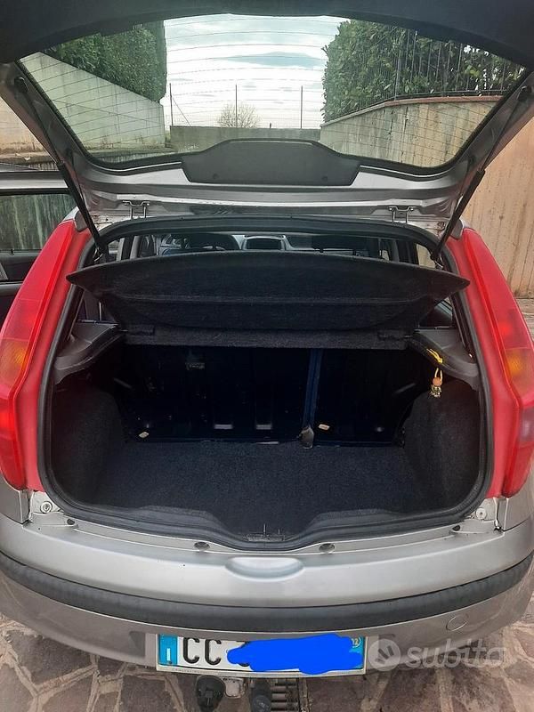 Usata Fiat Punto 2002 Grigio Berlina