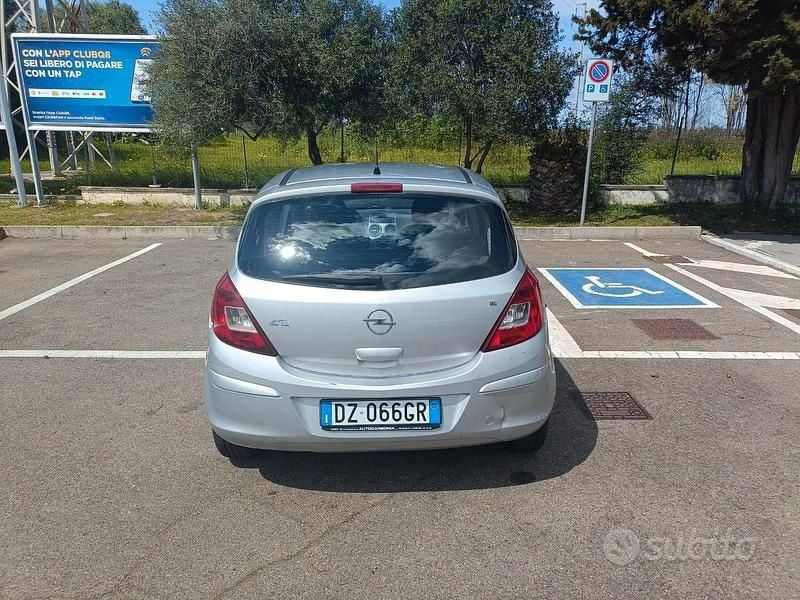 Usata Opel Corsa 75 CV (55 kW) 2009 Grigio Utilitaria