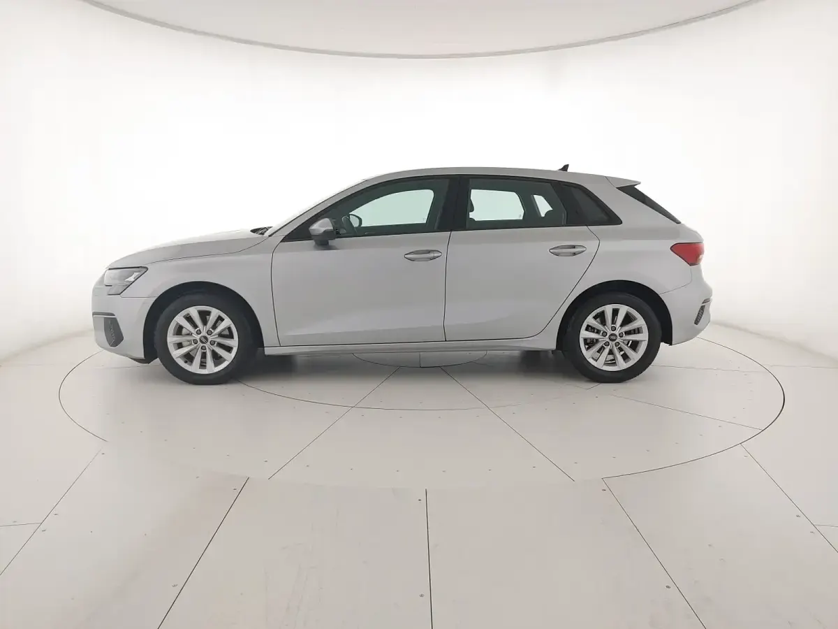 Usata Audi A3 Business 2024 Argento fioretto metallizzato Berlina