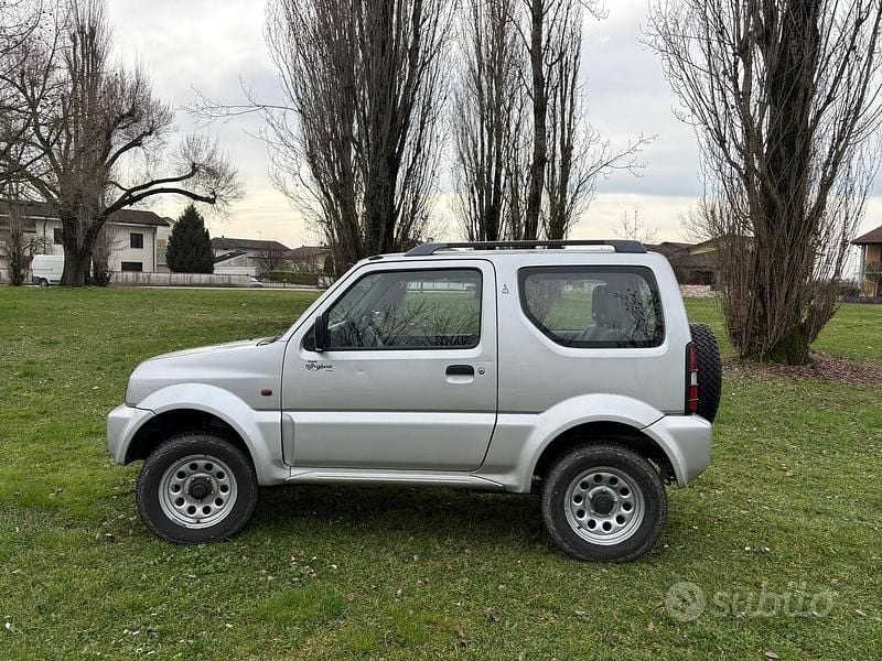 Usata Suzuki Jimny 2001 Grigio SUV