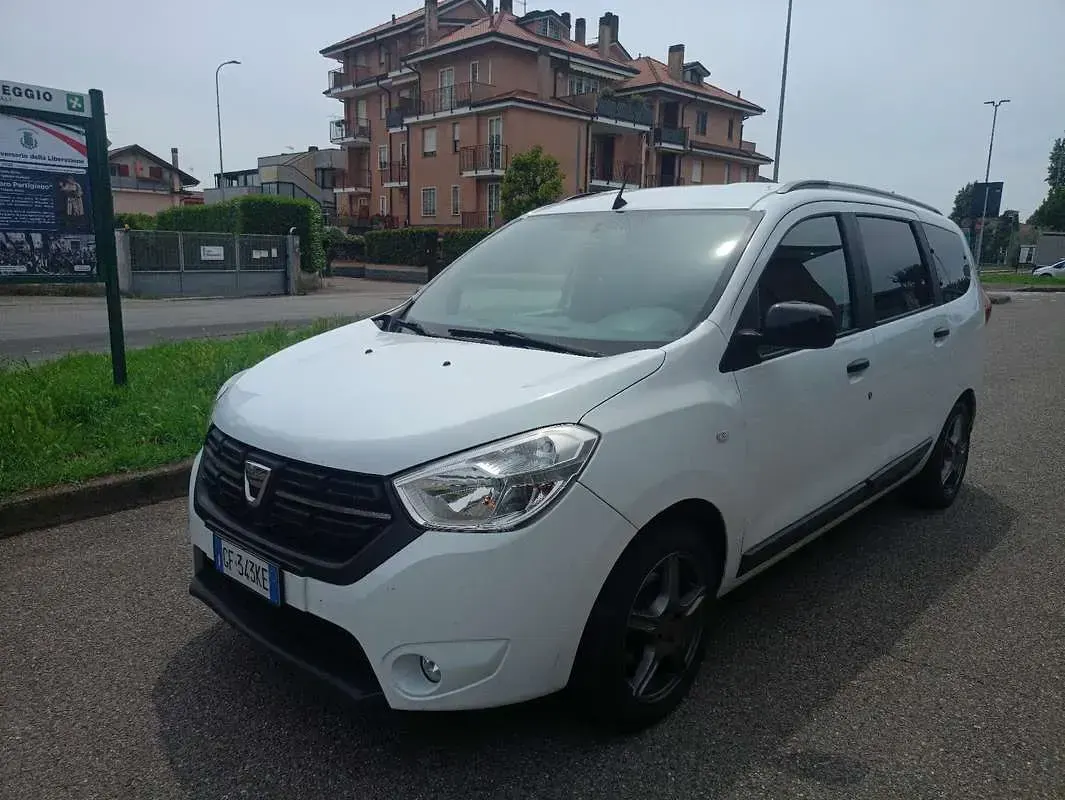 Usata Dacia Lodgy Comfort 116 CV (85 kW) 2021 Monovolume