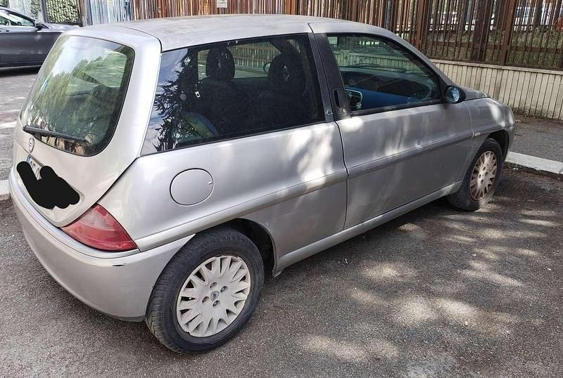 Usata 2002 Lancia Ypsilon Due volumi | 1000 € (Super prezzo) - Immagine 1/4