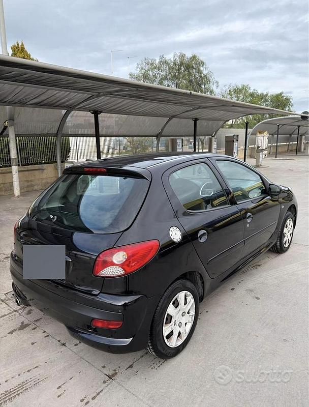 Usata Peugeot 206+ 60 CV (44 kW) 2010 Nero Utilitaria
